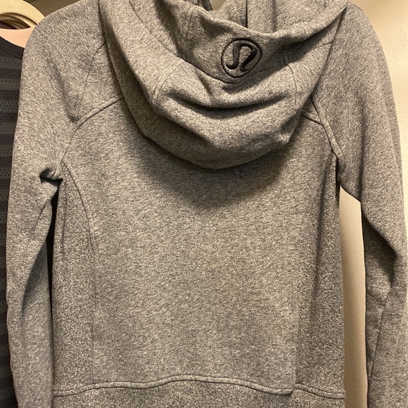 Lululemon Scuba Hoodie - Picture 5 of 8